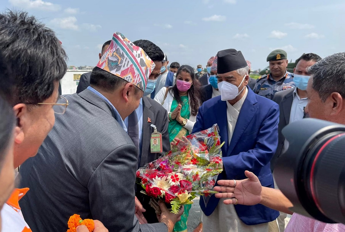 नेपाली कांग्रेस सभापति शेरबहादुर देउवा विराटनगर पुगे