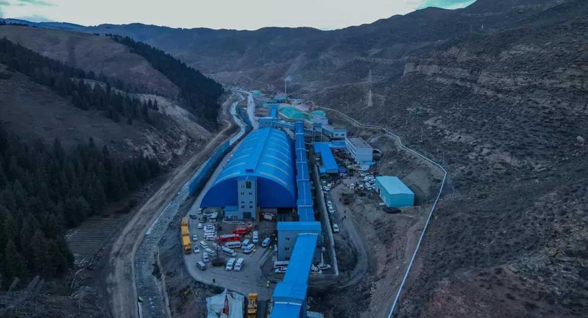 चीनको एक खानीभित्र बाढी पस्दा चौध जनाको मृत्यु