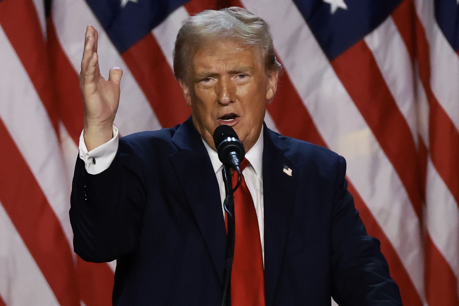 ट्रम्प र पुटिनबीच टेलिफोन वार्ता 