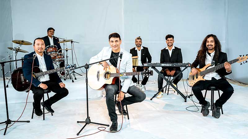 कन्दराले ल्यायो ‘हुनेछः द सङ्ग अफ होप’