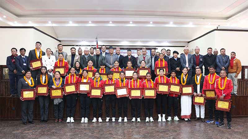 अन्तर्राष्ट्रिय स्पर्धाका पदक विजेता खेलाडी प्रधानमन्त्रीबाट पुरस्कृत