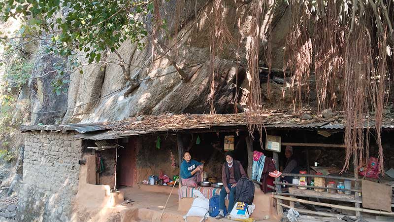 उनन्तीस वर्षदेखि ओडारमा व्यापार