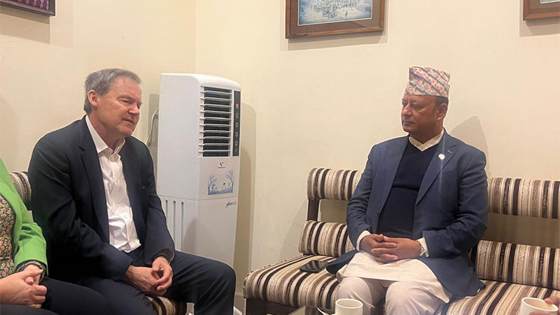 ऊर्जामन्त्री खड्कासँग नेपालका लागि बेलायती राजदूतको शिष्टाचार भेट
