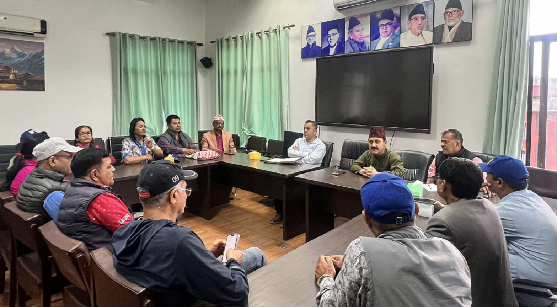 आन्दोलनरत शिक्षक अगुवासँग कांग्रेस महामन्त्रीद्वयको छलफल