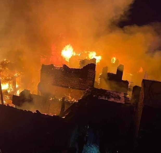 मोरङको मुसहर बस्तीमा भीषण आगलागीः १५ भन्दा बढी घर जलेर नष्ट